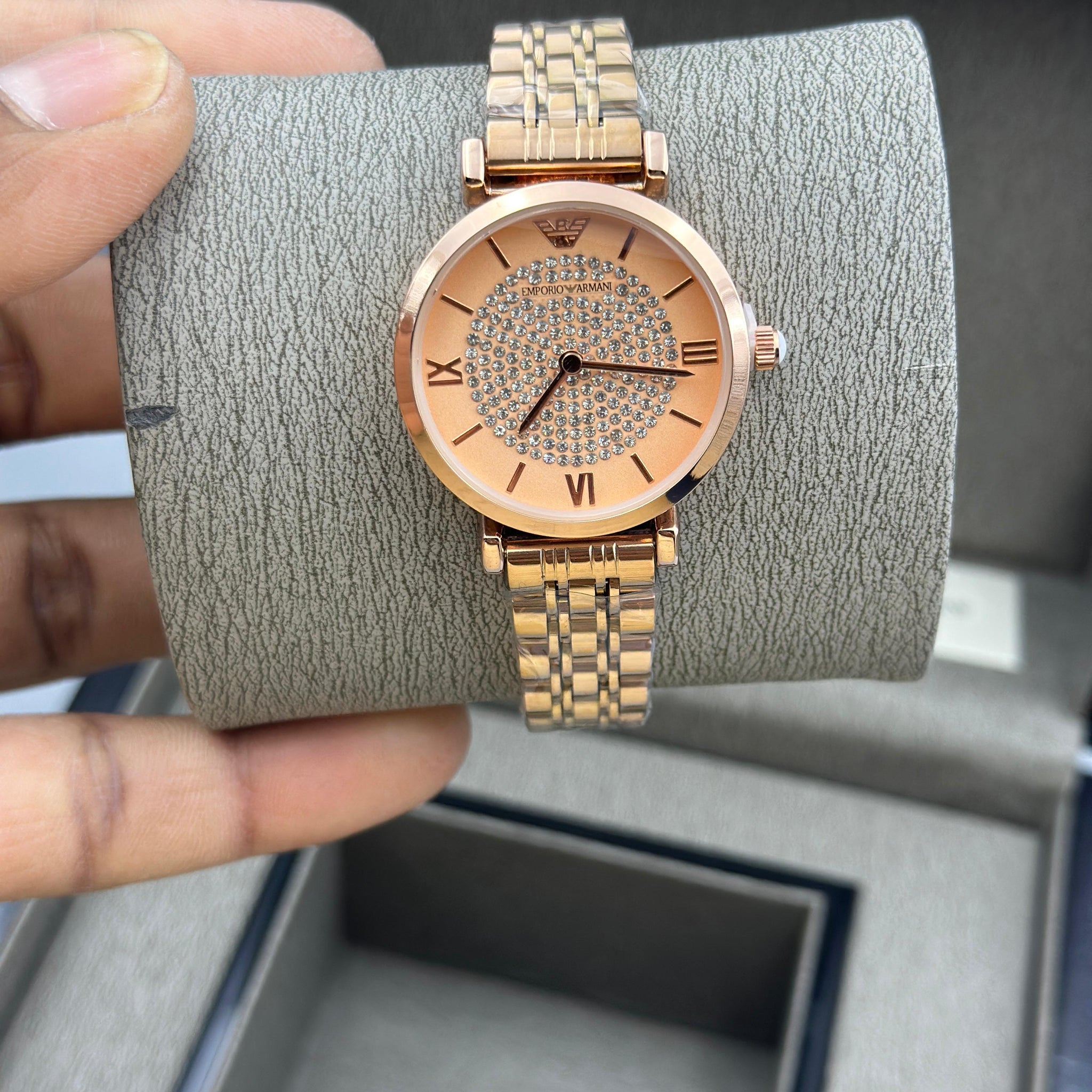 Elegant Rose Gold Crystal Women’s Luxury Watch