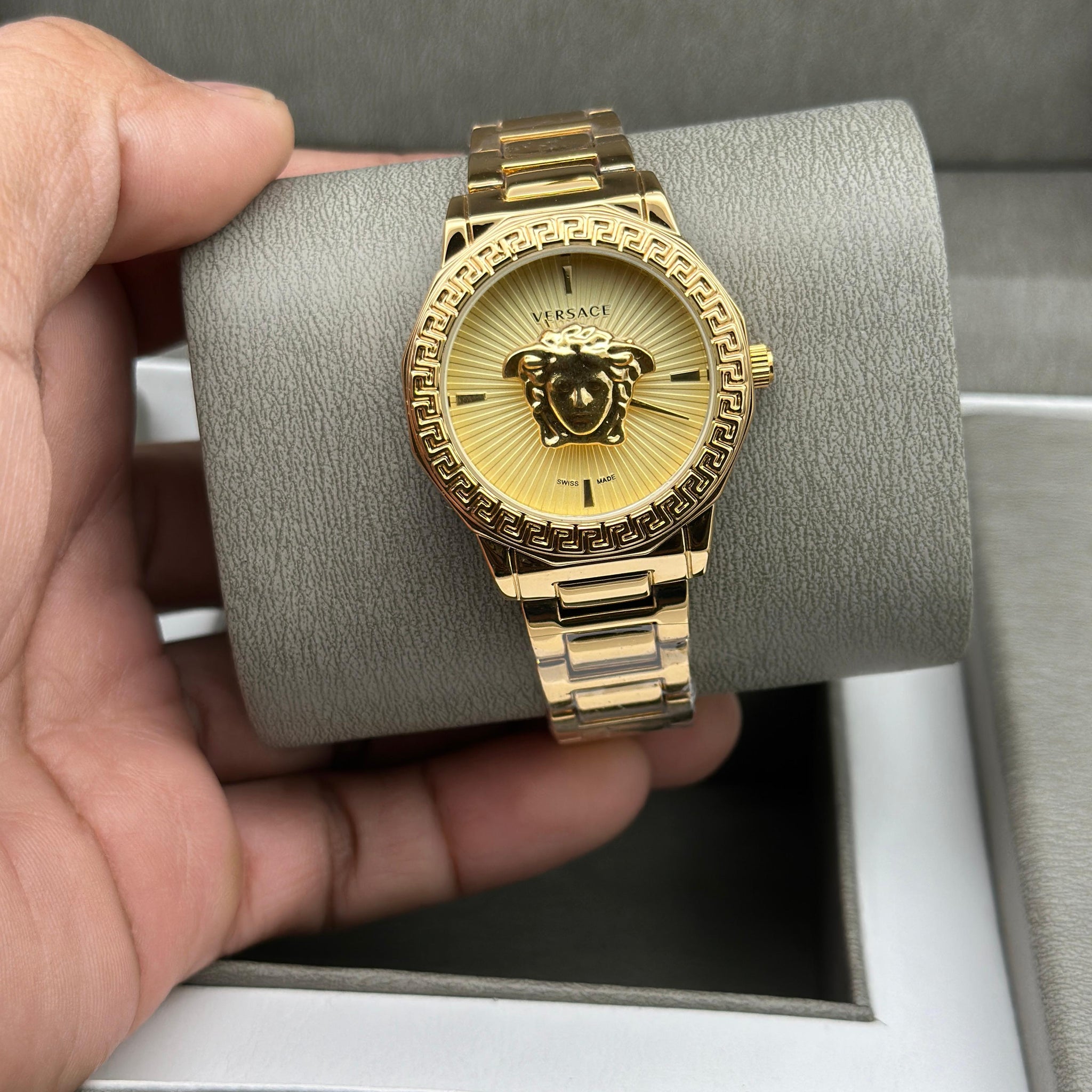 Medusa Grandeur Gold Men’s Watch