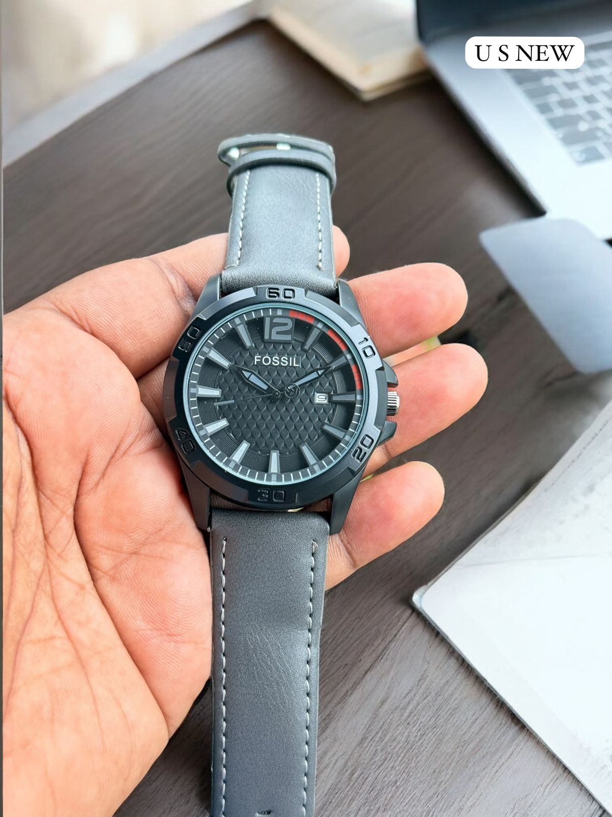 Fossil Men's Analog Black Dial Leather Strap Watch (FS5237 / Black Edition)