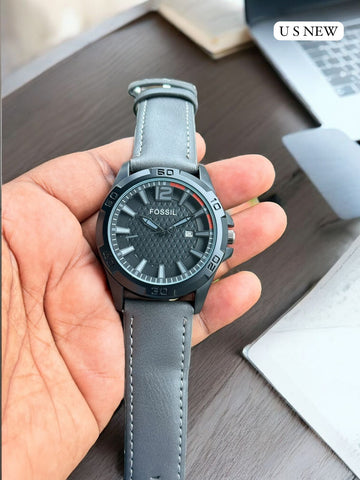 Fossil Men's Analog Black Dial Leather Strap Watch (FS5237 / Black Edition)