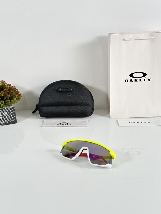 Oakley Sutro Sports Sunglasses – UV400 Protection, Prizm Lens,  Cycling & Outdoor Eyewear