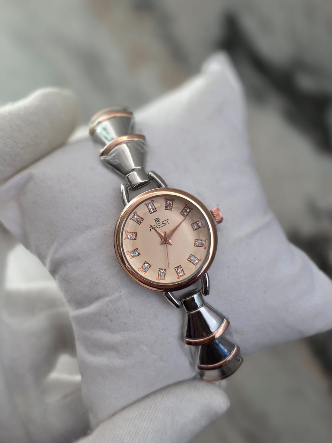 Elegant Rose Gold Analog Watch for Women | Crystal Bezel | Metal Chain Strap