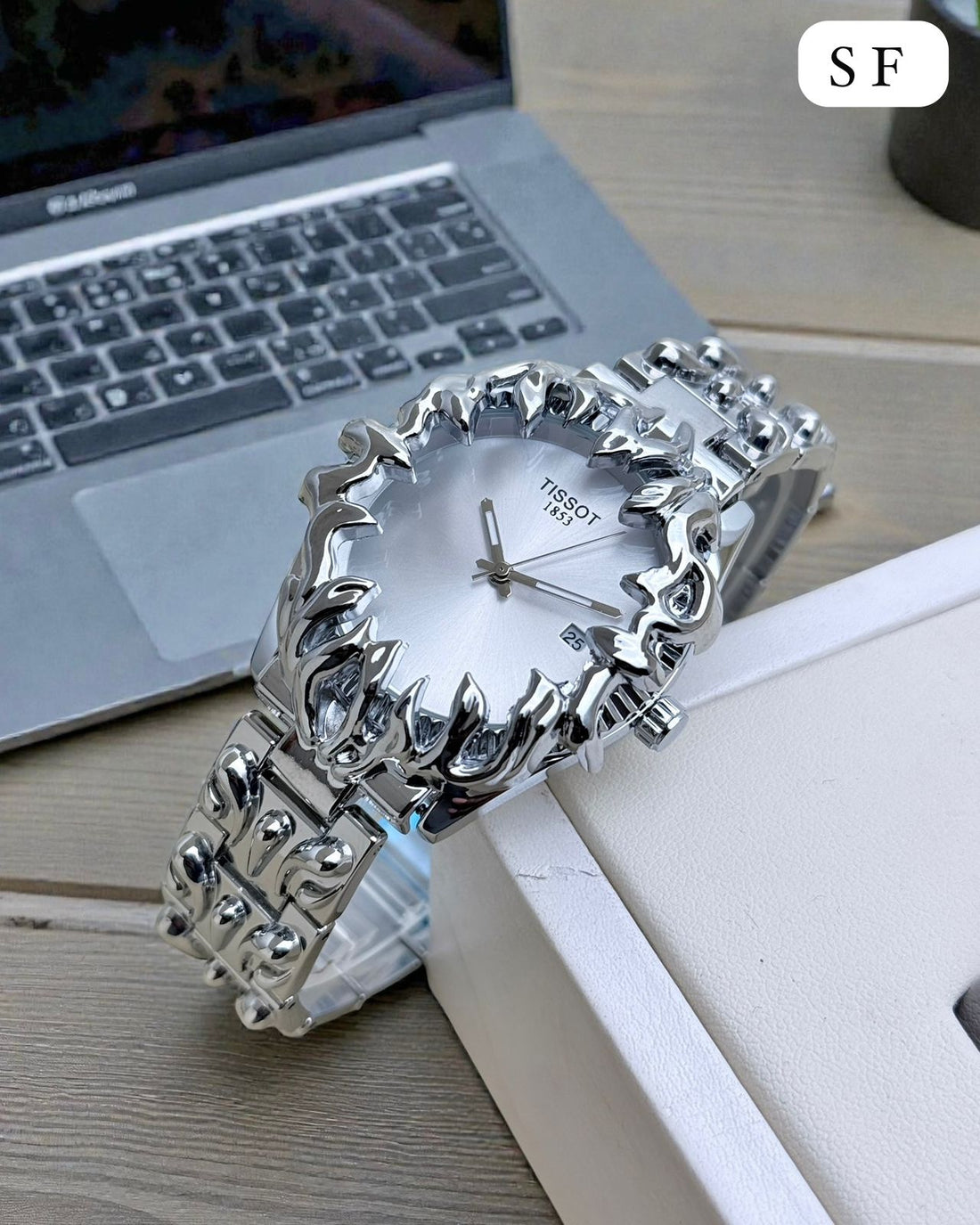 Men’s Luxury Chain Bezel Analog Watch | Stainless Steel Strap | Date Display | Premium Designer Style Wrist Watch